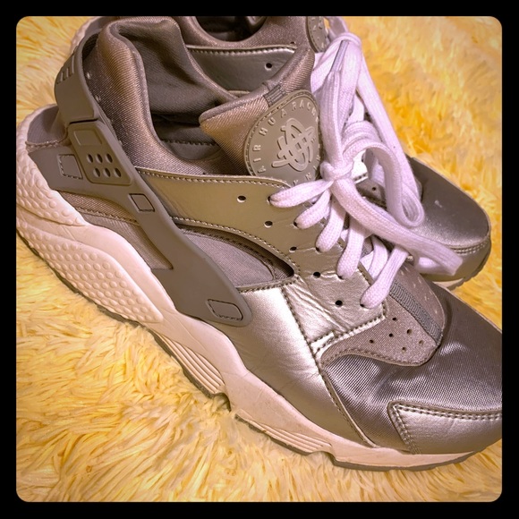nike air huarache silver